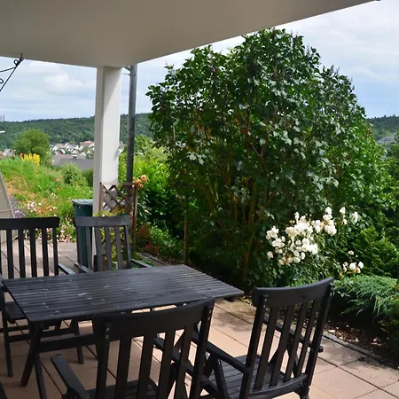 Ferienwohnung Nauborn Mit Grosser Uberdachter Terrasse, Ruhig Gelegen Apartment