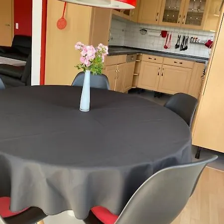 Ferienwohnung Nauborn Mit Grosser Uberdachter Terrasse, Ruhig Gelegen Apartment